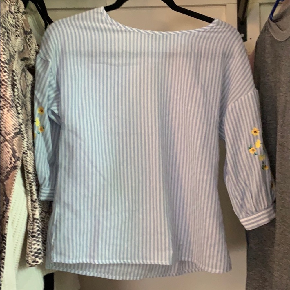 Striped Blouse with floral print on the sides